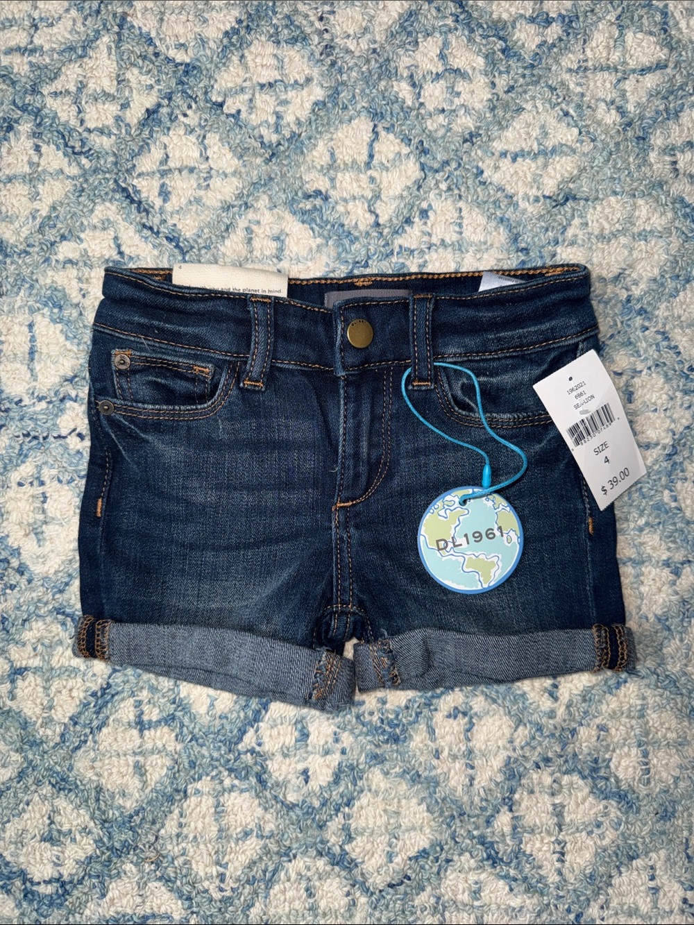 DL1961 Girls size 4 Dark Indigo “Piper” Denim Shorts new with tags